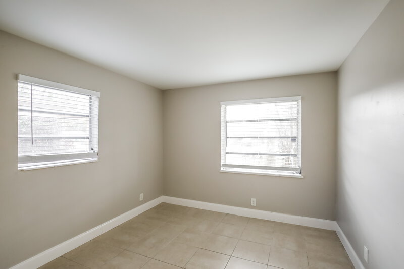 3,240/Mo, 1510 NW 33rd Terrace Lauderhill, FL 33311 Bedroom View