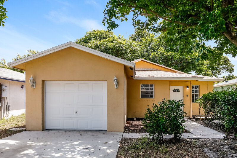 2,910/Mo, 1558 NW 7th Lane Pompano Beach, FL 33060 External View