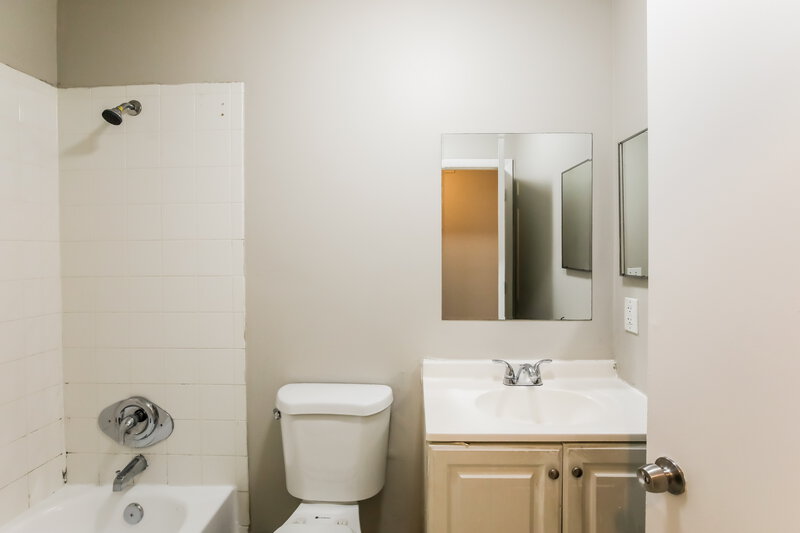 2,910/Mo, 1558 NW 7th Lane Pompano Beach, FL 33060 Bathroom View