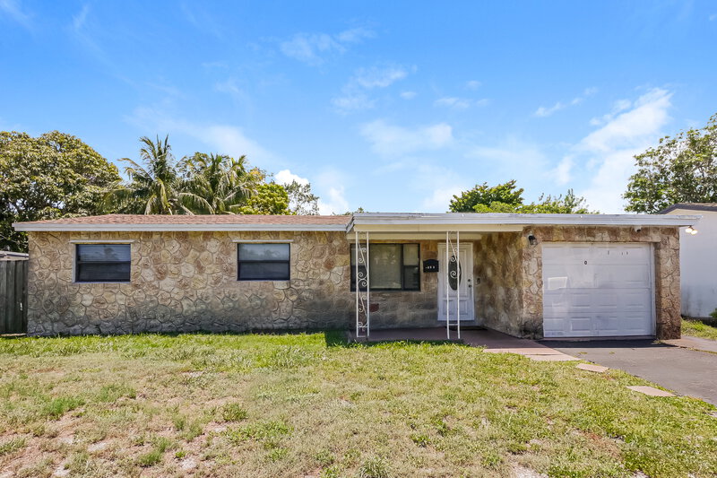 2,880/Mo, 130 NE 5th Street Deerfield Beach, FL 33441 External View