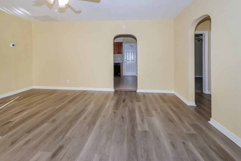 2,025/Mo, 722 N D Street Lake Worth Beach, FL 33460 Living Room View 3