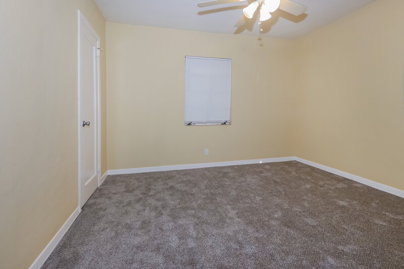 2,025/Mo, 722 N D Street Lake Worth Beach, FL 33460 Main Bedroom View