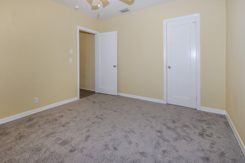 2,025/Mo, 722 N D Street Lake Worth Beach, FL 33460 Main Bedroom View 2