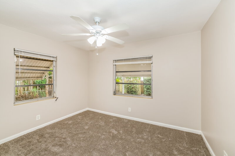 1,865/Mo, 195 E 28th Street Riviera Beach, FL 33404 Main Bedroom View