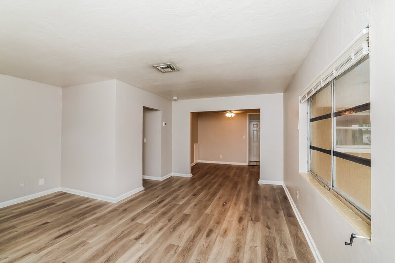 1,865/Mo, 195 E 28th Street Riviera Beach, FL 33404 Bonus Room View 2