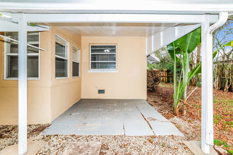 1,865/Mo, 195 E 28th Street Riviera Beach, FL 33404 Rear View