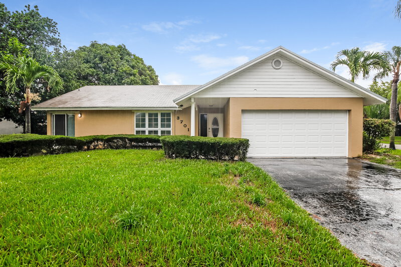 3,795/Mo, 3701 NW 7th Court Delray Beach, FL 33445 External View