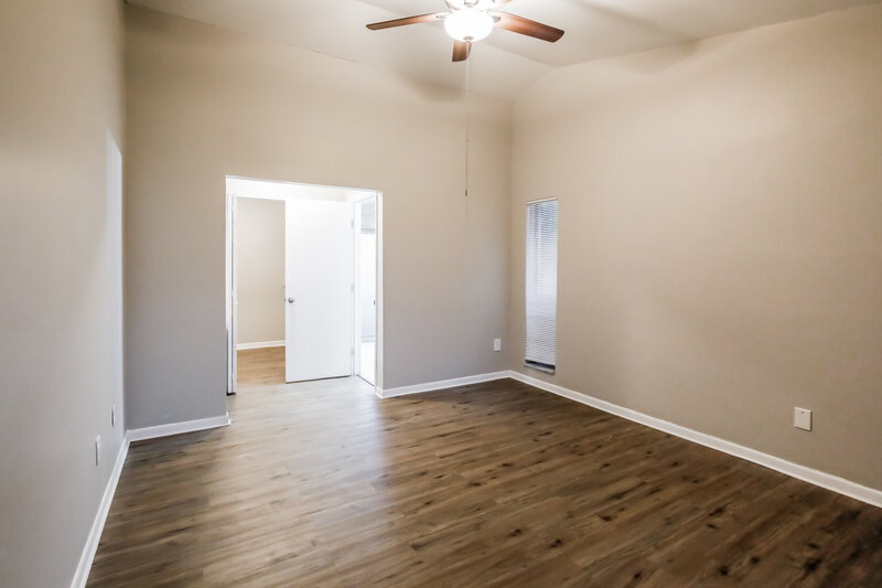 3,795/Mo, 3701 NW 7th Court Delray Beach, FL 33445 Main Bedroom View