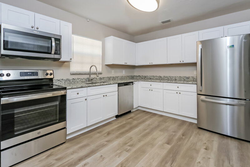 2,450/Mo, 1021 South L Street Lake Worth Beach, FL 33460 Misc View 5