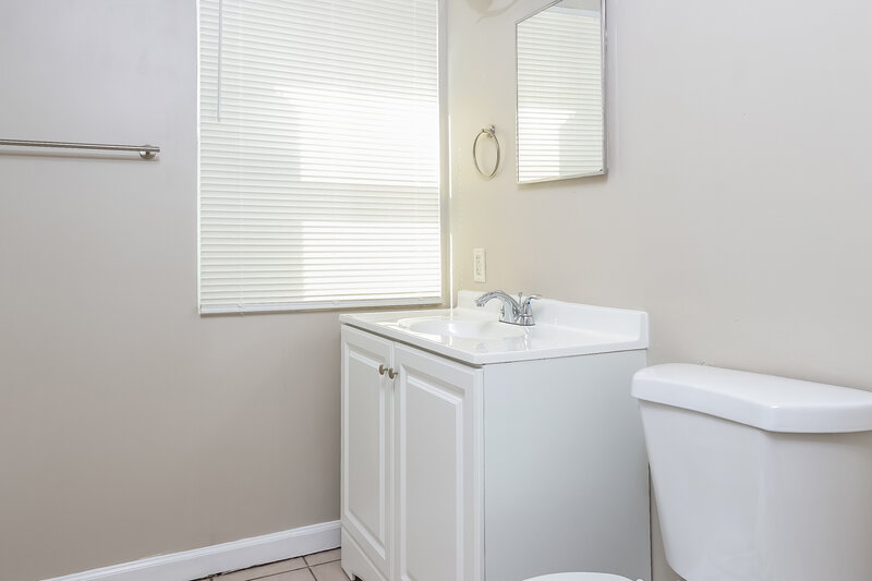 2,450/Mo, 1021 South L Street Lake Worth Beach, FL 33460 Misc View 8