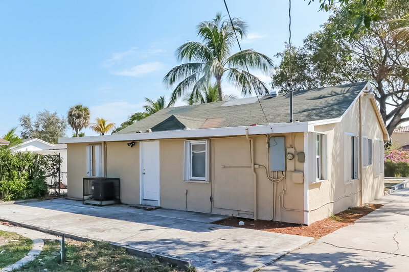 2,450/Mo, 1021 South L Street Lake Worth Beach, FL 33460 Misc View 14