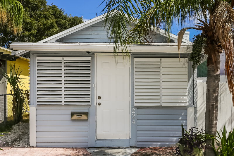 2,075/Mo, 224 S L Street Lake Worth Beach, FL 33460 External View