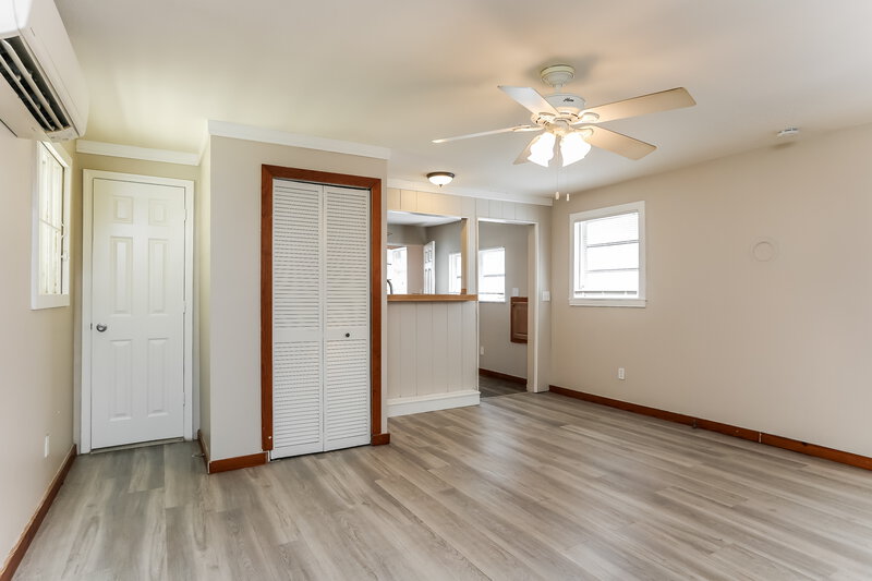 2,075/Mo, 224 S L Street Lake Worth Beach, FL 33460 Dining Room View