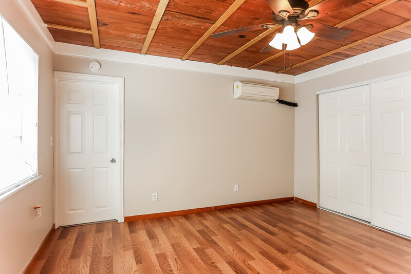 2,075/Mo, 224 S L Street Lake Worth Beach, FL 33460 Main Bedroom View 3