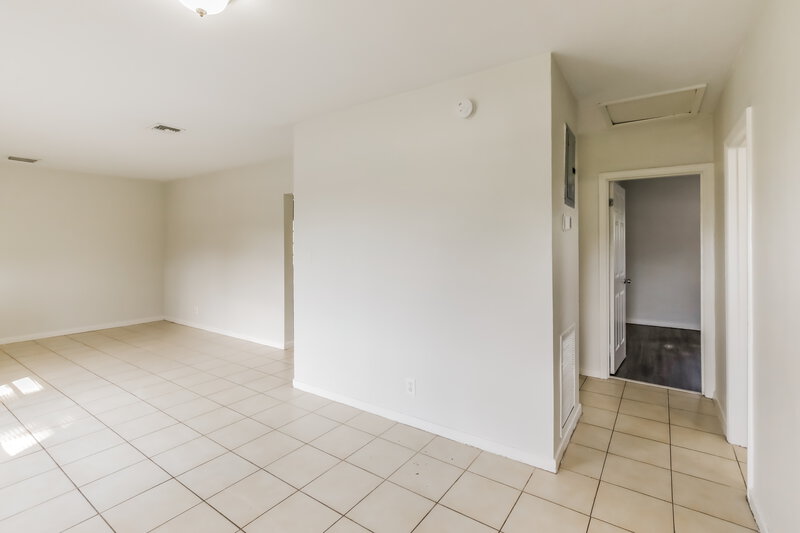 3,130/Mo, 810 Carolina Ave Fort Lauderdale, FL 33312 Living Room View 4