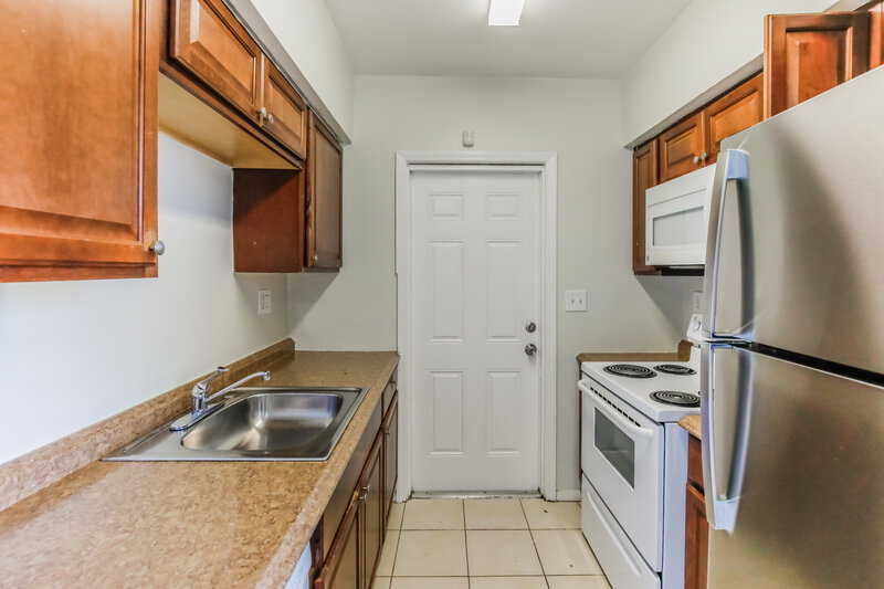 3,130/Mo, 810 Carolina Ave Fort Lauderdale, FL 33312 Kitchen View