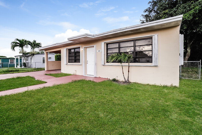 3,165/Mo, 16401 NW 21 Avenue Miami Gardens, FL 33054 Front View 2