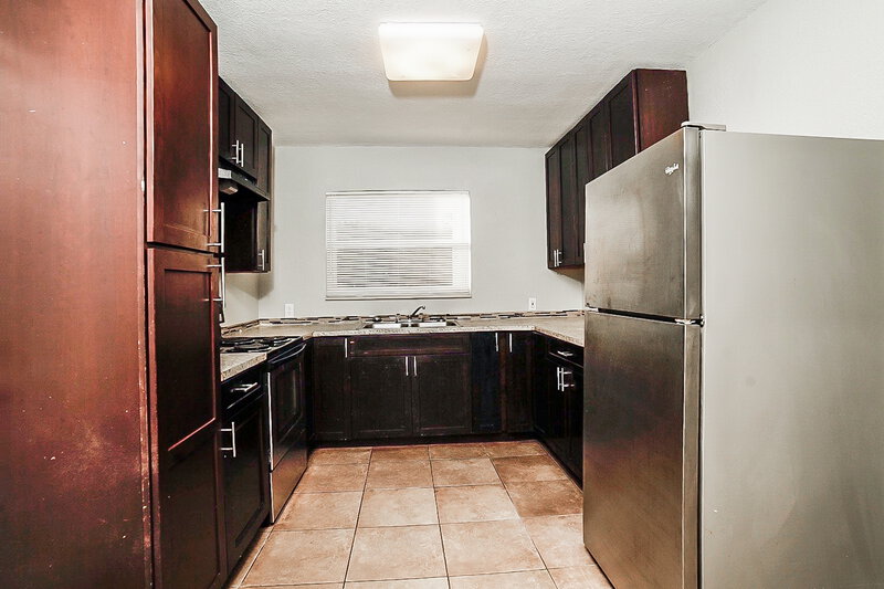3,165/Mo, 16401 NW 21 Avenue Miami Gardens, FL 33054 Kitchen View