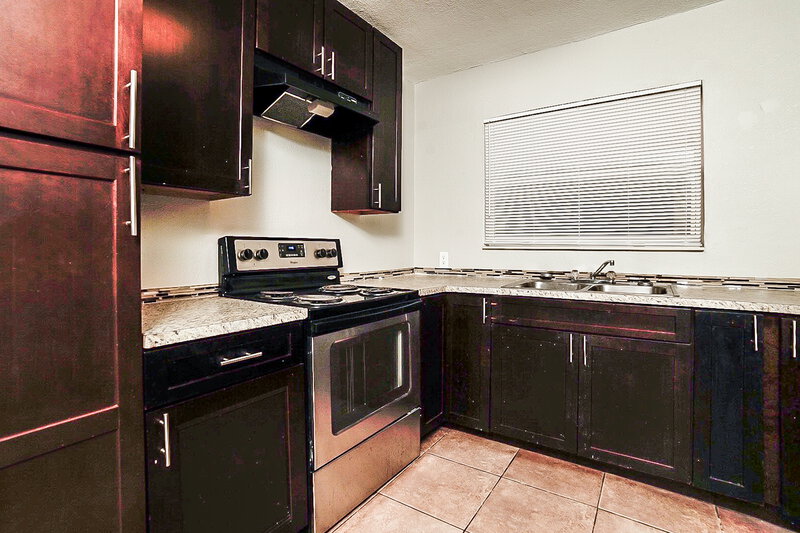3,165/Mo, 16401 NW 21 Avenue Miami Gardens, FL 33054 Kitchen View 4