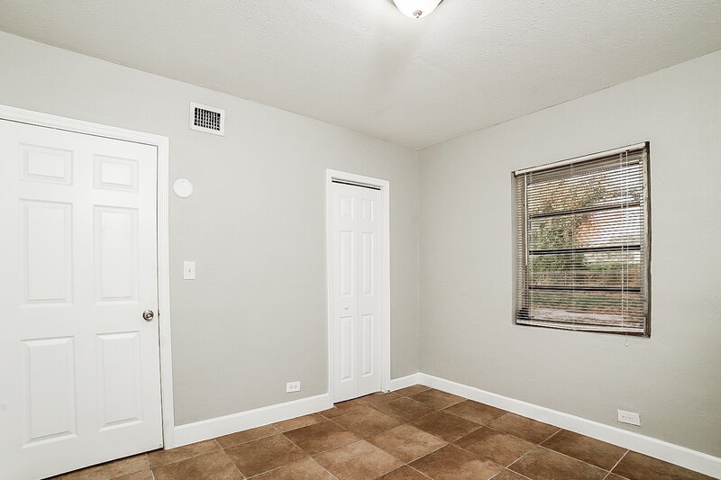 3,165/Mo, 16401 NW 21 Avenue Miami Gardens, FL 33054 Bedroom View 4