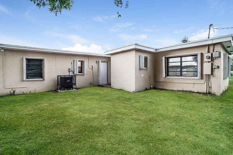 3,165/Mo, 16401 NW 21 Avenue Miami Gardens, FL 33054 Rear View 2