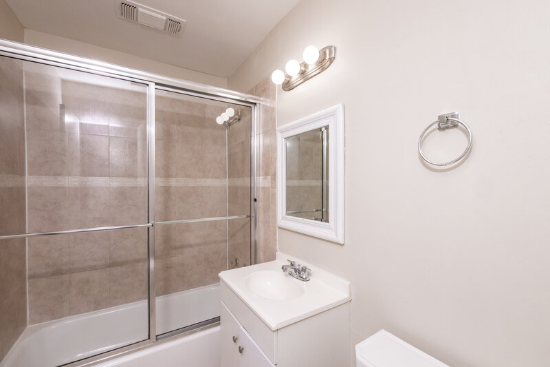 2,765/Mo, 3880 Jackson Boulevard Fort Lauderdale, FL 33312 Bathroom View