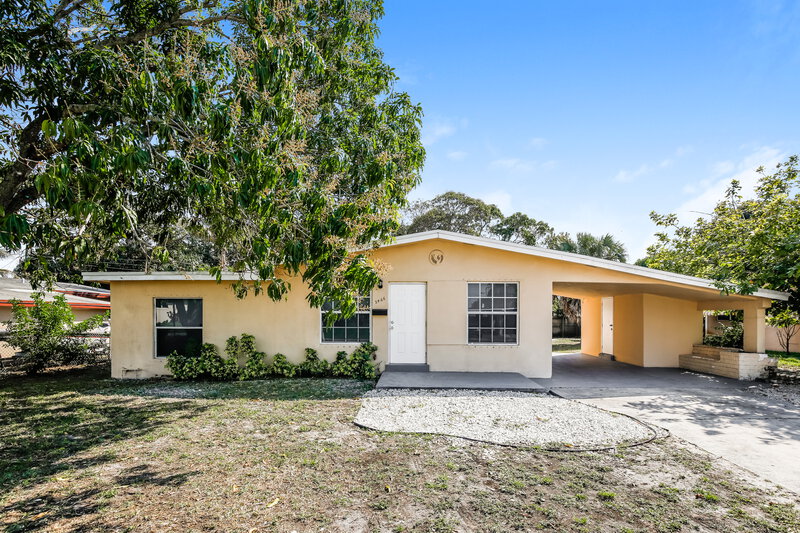 3,035/Mo, 2466 SW 7th Street Fort Lauderdale, FL 33312 External View