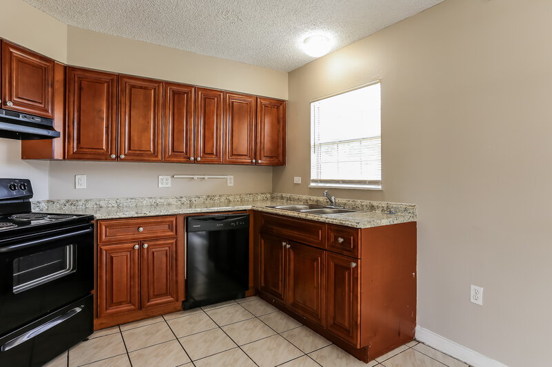 1,980/Mo, 1983 SE Floresta Drive Port Saint Lucie, FL 34983 Kitchen View 2