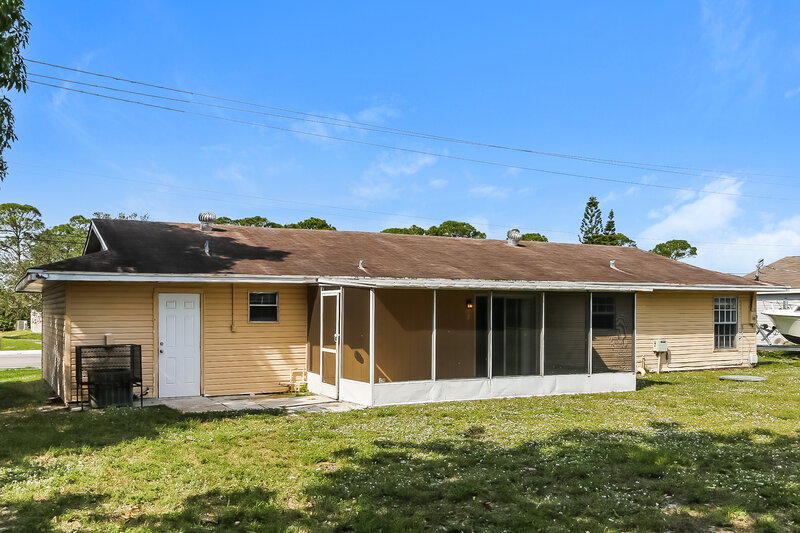 1,980/Mo, 1983 SE Floresta Drive Port Saint Lucie, FL 34983 Rear View