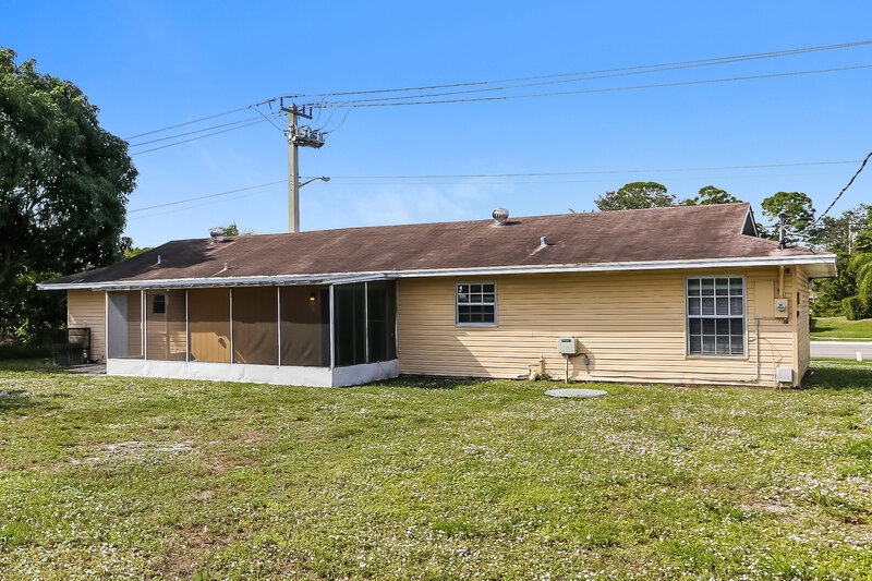 1,980/Mo, 1983 SE Floresta Drive Port Saint Lucie, FL 34983 Rear View 2