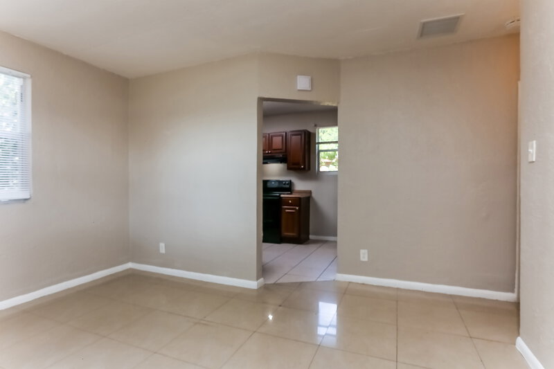 1,870/Mo, 2323 NW 12th Court Fort Lauderdale, FL 33311 Misc View 3