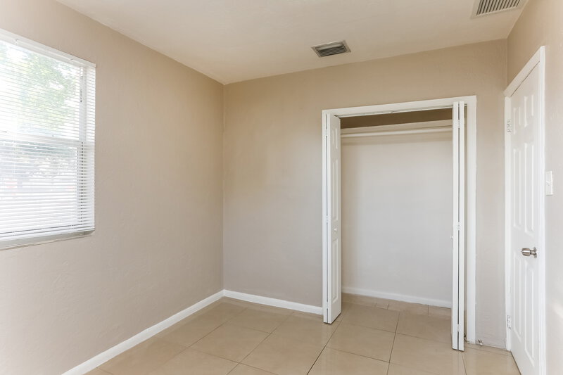 1,870/Mo, 2323 NW 12th Court Fort Lauderdale, FL 33311 Misc View 7