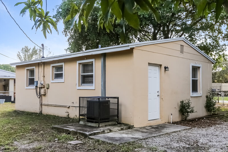 1,870/Mo, 2323 NW 12th Court Fort Lauderdale, FL 33311 Misc View 13