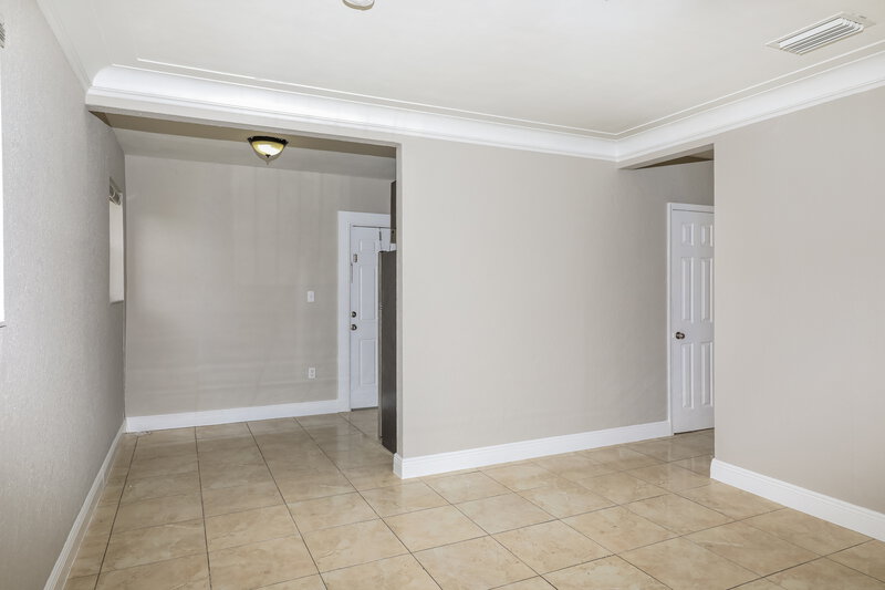 1,805/Mo, 12425 W Randall Park Drive Miami, FL 33167 Living Room View 2