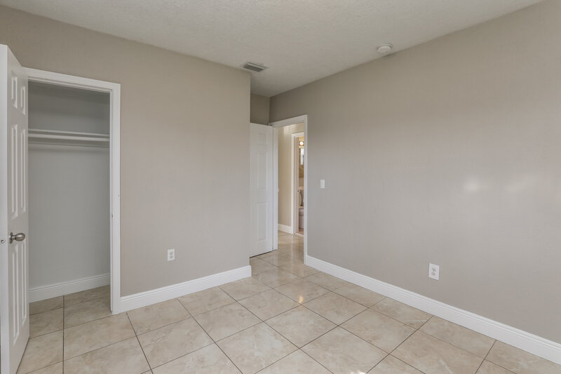 1,805/Mo, 12425 W Randall Park Drive Miami, FL 33167 Bedroom View