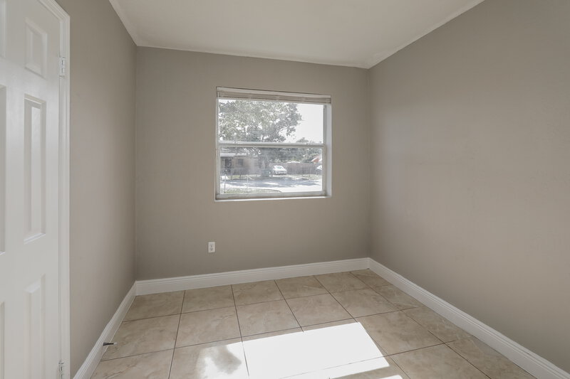 1,805/Mo, 12425 W Randall Park Drive Miami, FL 33167 Bedroom View 5