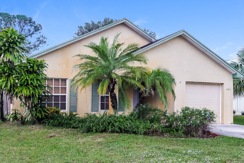 2,720/Mo, 6906 Mitchell Street Jupiter, FL 33458 Front View