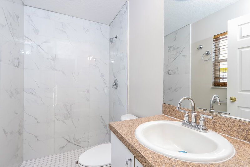 2,720/Mo, 6906 Mitchell Street Jupiter, FL 33458 Bathroom View