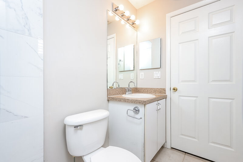 2,720/Mo, 6906 Mitchell Street Jupiter, FL 33458 Bathroom View 2