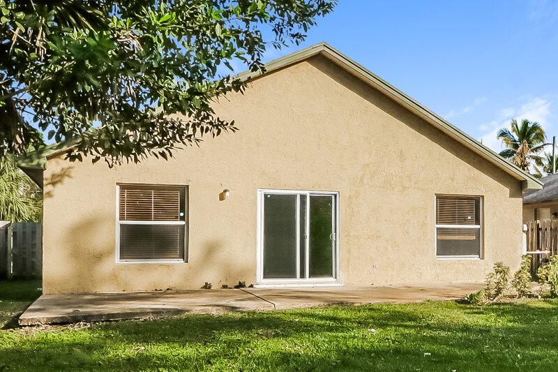 2,720/Mo, 6906 Mitchell Street Jupiter, FL 33458 Rear View