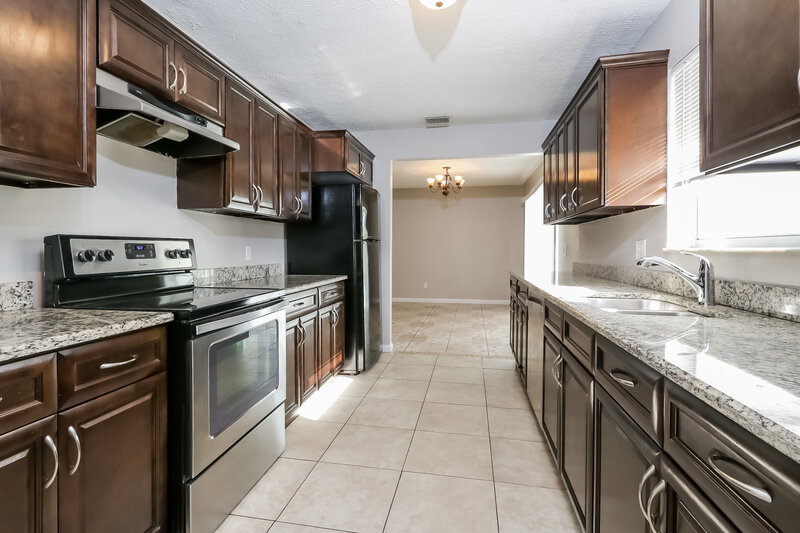 2,415/Mo, 2317 SE Leithgow Street Port Saint Lucie, FL 34952 Kitchen View 2