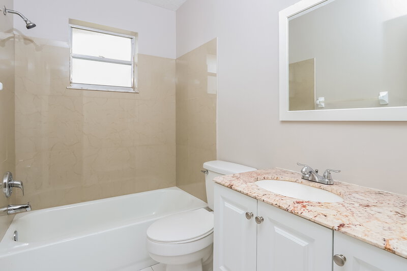 2,415/Mo, 2317 SE Leithgow Street Port Saint Lucie, FL 34952 Main Bathroom View