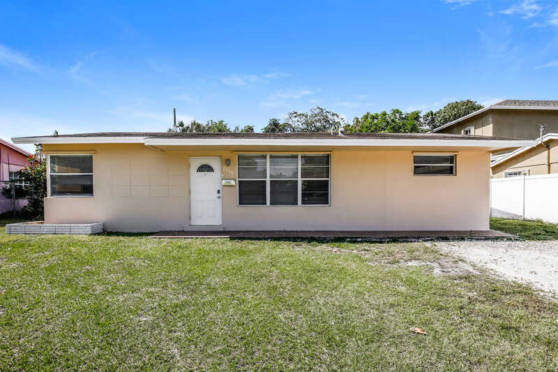2,365/Mo, 2750 SW 2nd Court Fort Lauderdale, FL 33312 External View