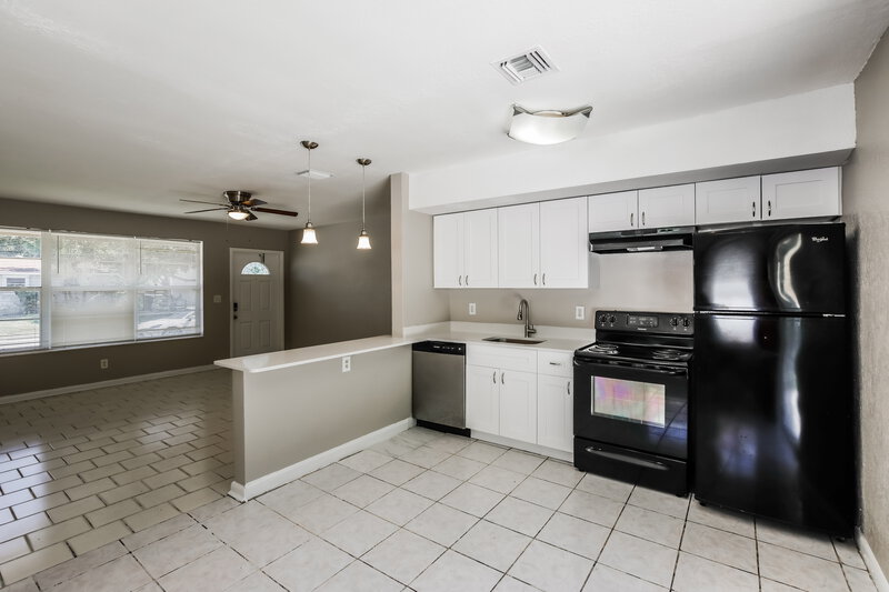 2,365/Mo, 2750 SW 2nd Court Fort Lauderdale, FL 33312 Kitchen View