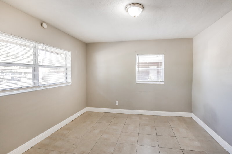 2,515/Mo, 611 NW 2nd Ave Deerfield Beach, FL 33441 Bedroom View 2