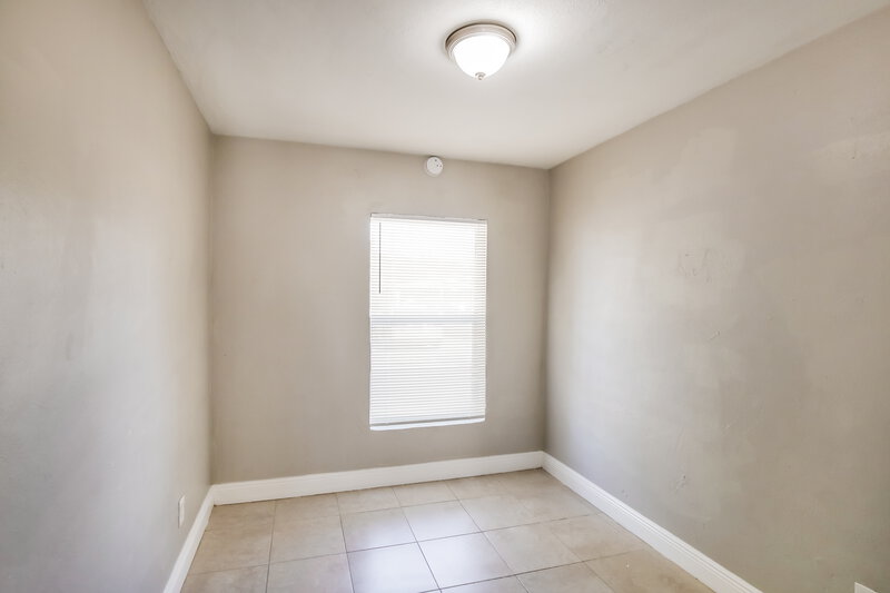 2,515/Mo, 611 NW 2nd Ave Deerfield Beach, FL 33441 Bedroom View 4