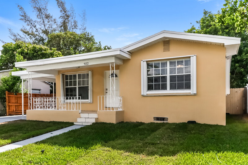 2,355/Mo, 922 North E Street Lake Worth Beach, FL 33460 Misc View