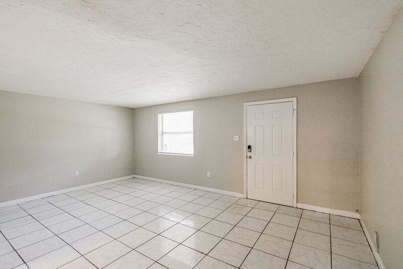 2,915/Mo, 2418 Sw 6Th Ct Fort Lauderdale, FL 33312 Living Room View 3