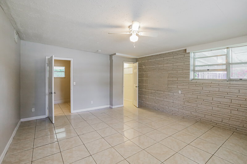 2,915/Mo, 2418 Sw 6Th Ct Fort Lauderdale, FL 33312 Main Bedroom View 2