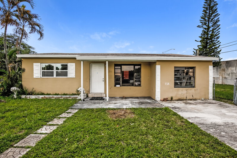 2,270/Mo, 2906 Mayo St Hollywood, FL 33020 External View